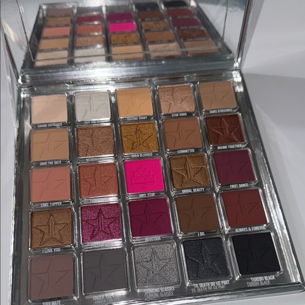 Jeffree Star Star Wedding. Eyeshadow Palette